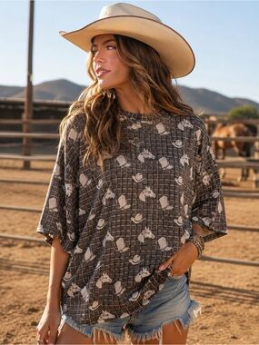 2 Fly Co Grit N Grind Western Horse Cowboy Hat Print Tee L/XL NWT